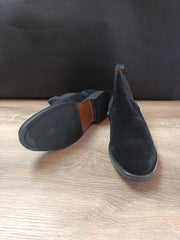 Chelsea Boots in Black Suede