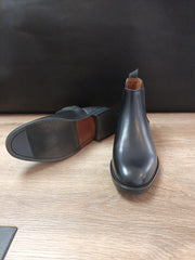 Chelsea Boots in Black